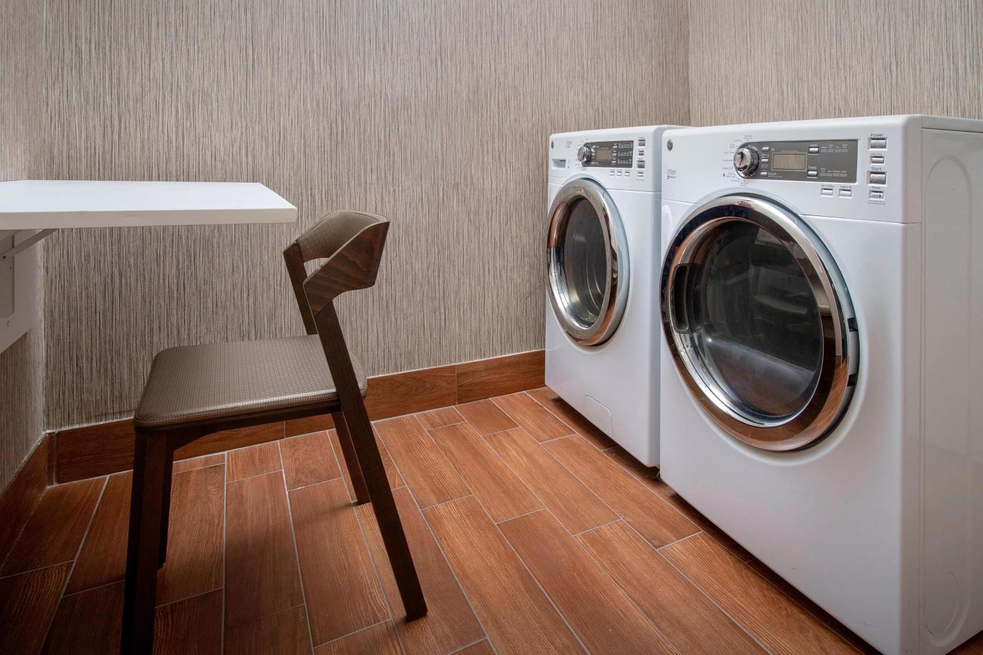 Springhill Suites Potomac Mills Woodbridge Eksteriør billede